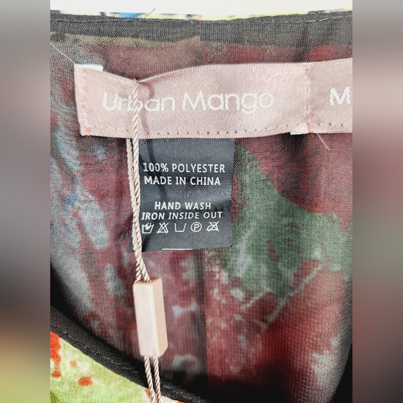 18. NWT Urban Mango Hi-low Printed Dress - Picture 7 of 7